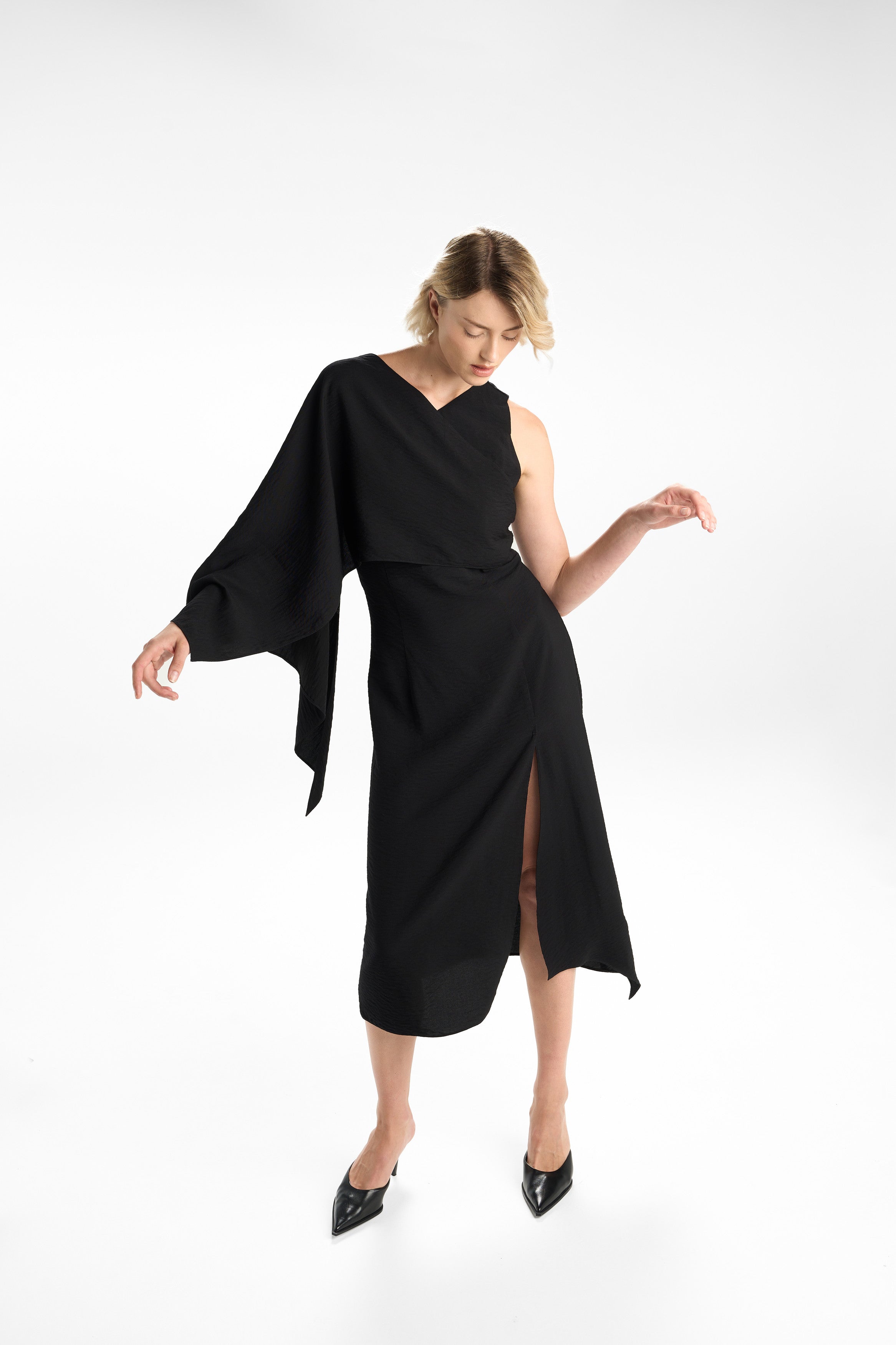 VEIL OF MOSS DRESS - BLACK